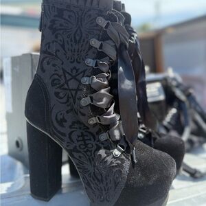 Killstar Blackwood platform boots